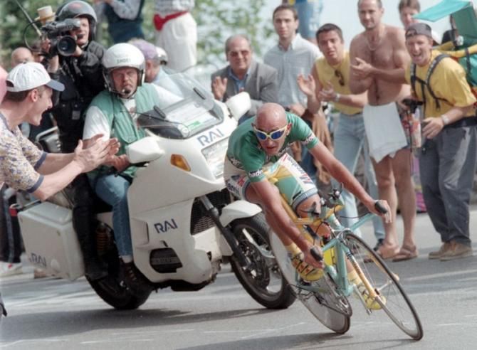 Marco Pantani's Mercatone Uno Bianchi time trial bike keeps him aero during stage 15 at the 1998 Giro
