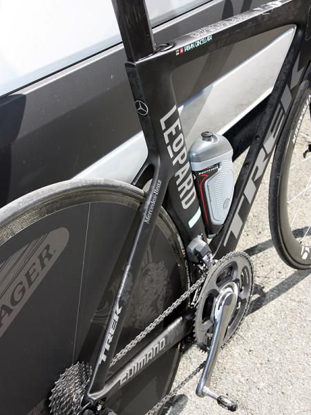 Moving the rear brake down into the chain stays leaves the rear end of the bike looking especially clean and uncluttered.