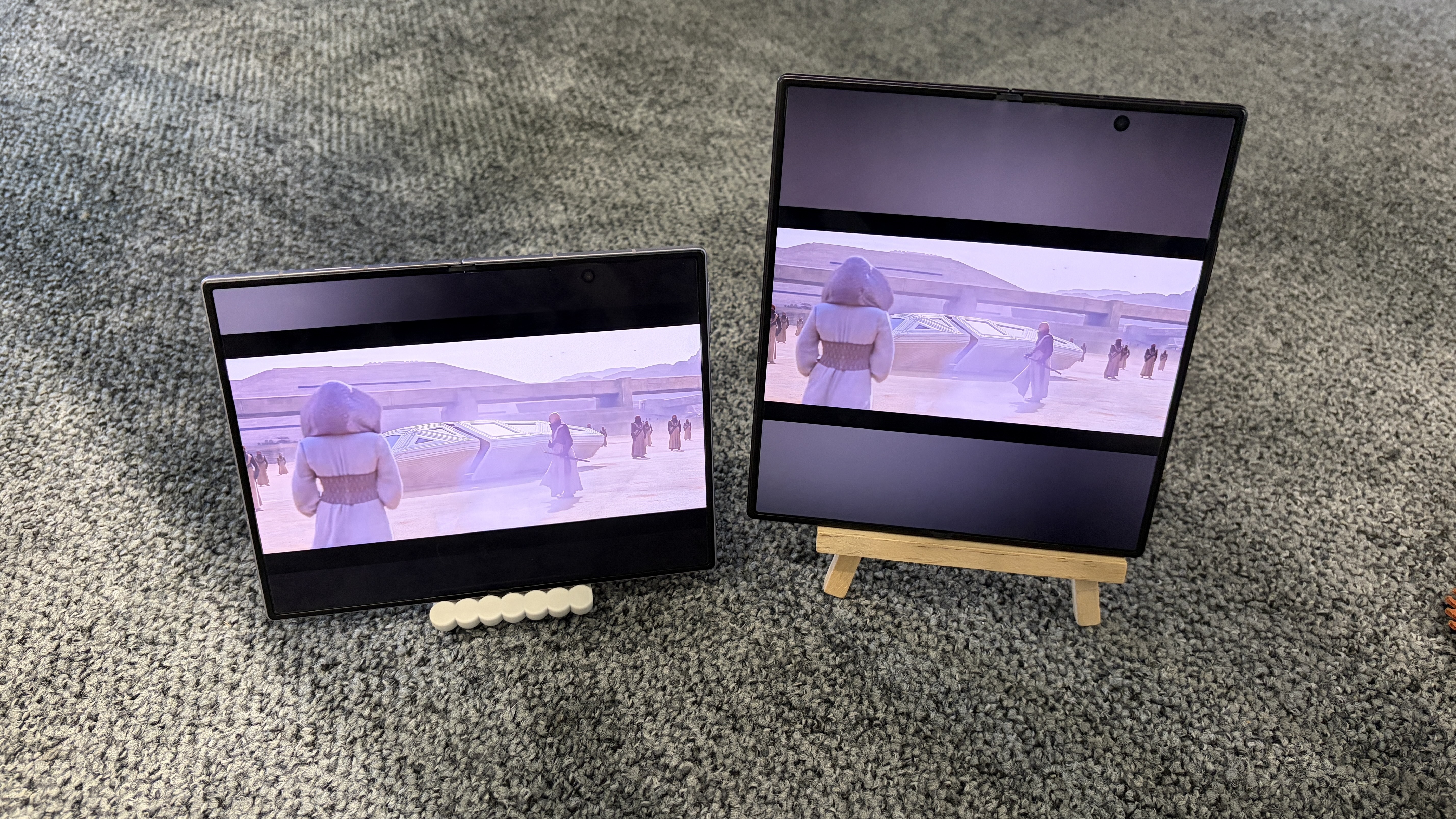 Galaxy Z Fold 8 vs Galaxy Z Fold 8 Ultra screen comparison
