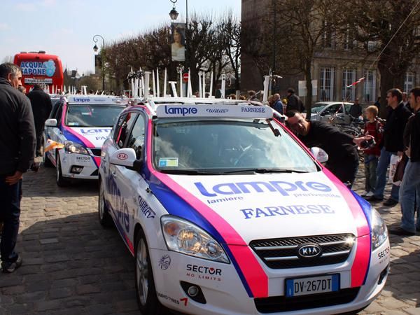 Lampre arrive at the team presentation