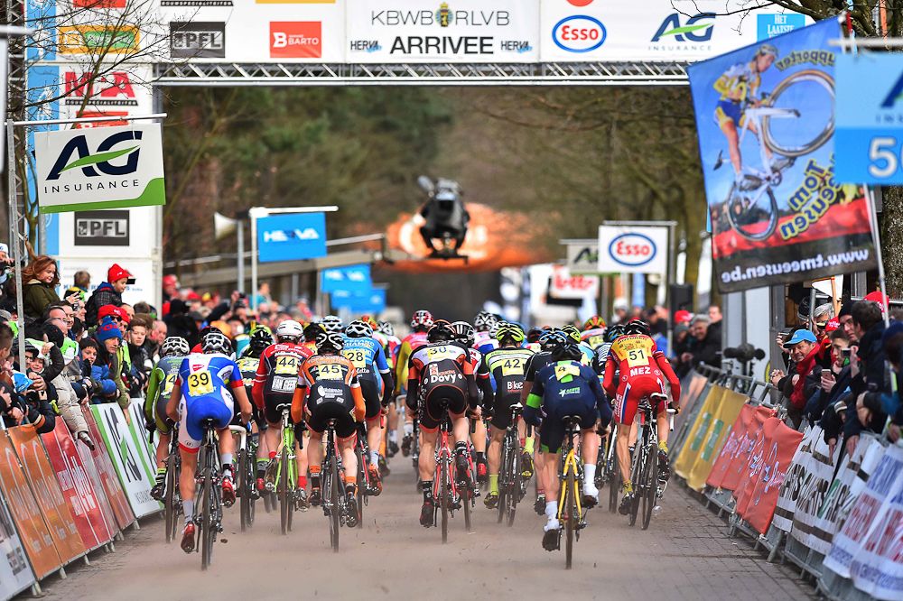 Riders take off at the start fo the 2016 Belgian championship.