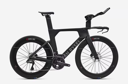 Van Rysel's XCR bike in black