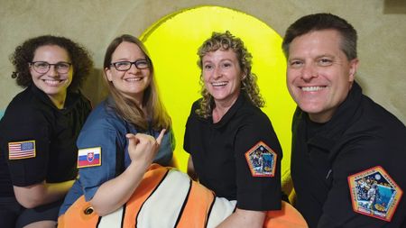 The SEA STAR crew officially became aquanauts after having spent more than 24 hours underwater in a state of so-called saturation.
