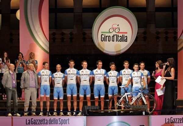 The Colnago CSF-Inox team is presented.