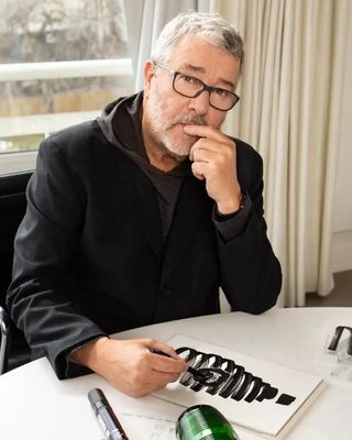 Philippe Starck designing the Perrier bottle design