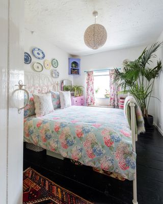 Colourful vintage cottage bedroom
