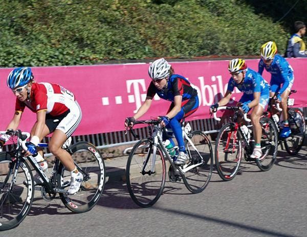 Neben in the USA team kit