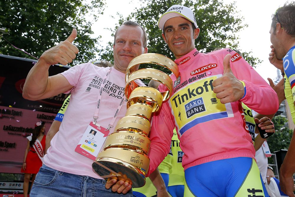 Alberto Contador with the 2015 Giro d'Italia trophy.
