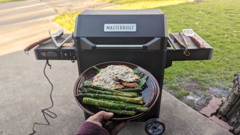 Masterbuilt AutoIgnite Series 545 Digital Charcoal Grill and Smoker