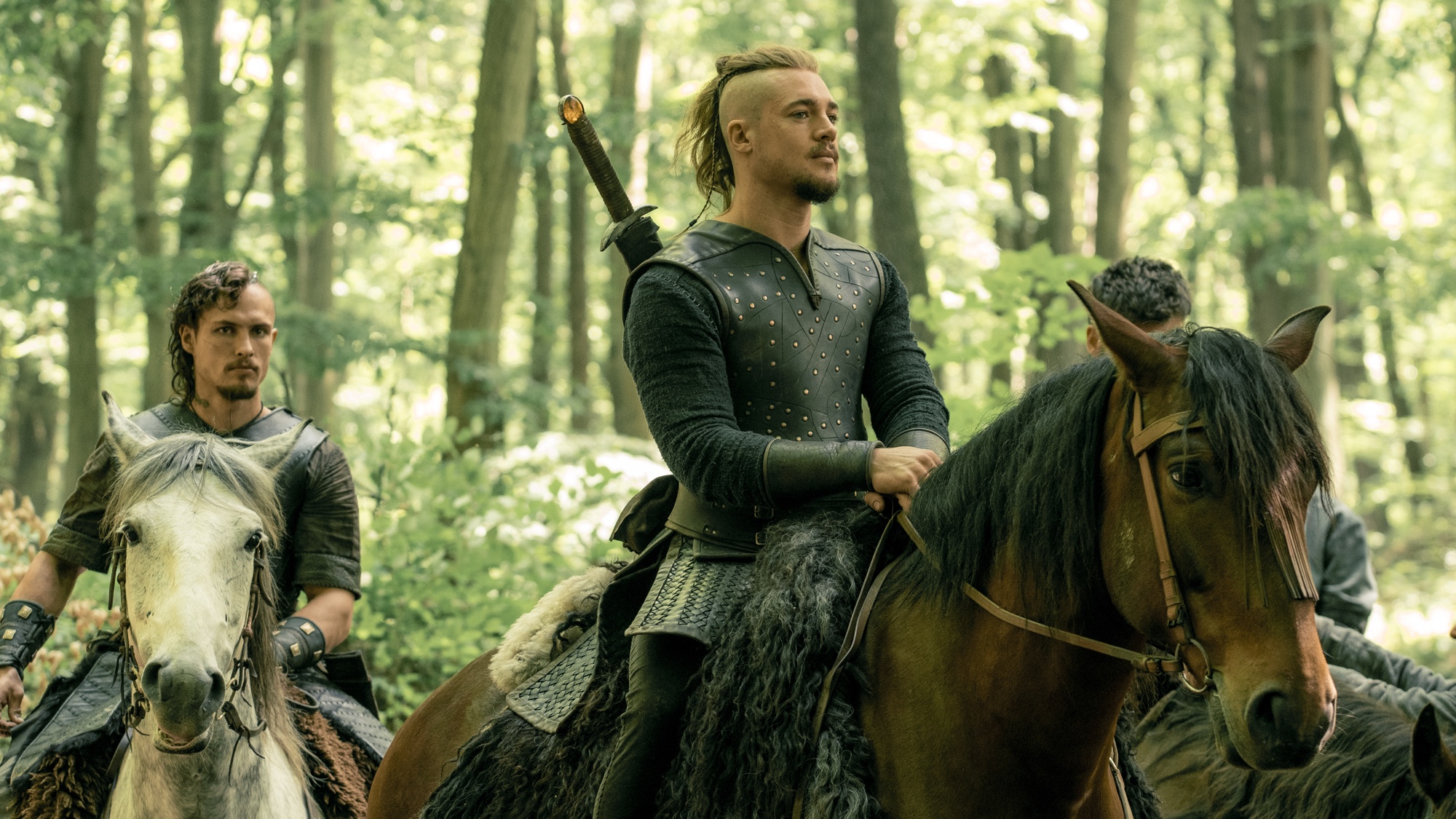 Aenas Fedaravicius as Sihtric and Alexander Dreymon as Uhtred in The Last Kingdom