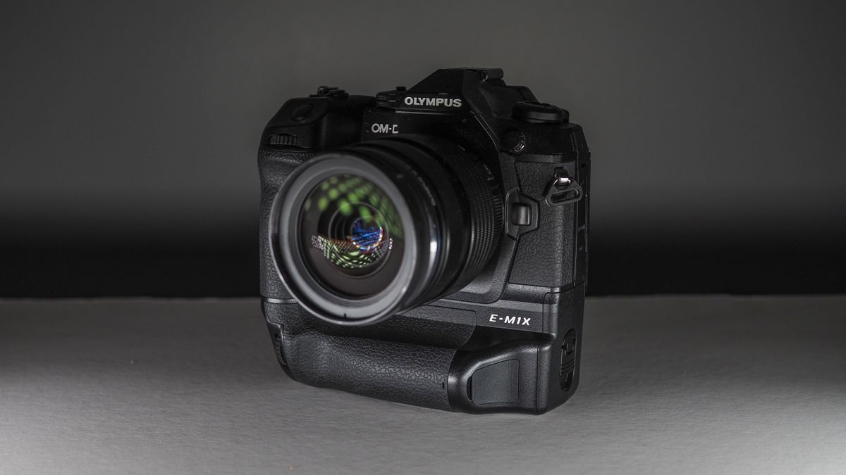 The OM System OM-1 shows computational tricks are the future of mirrorless  cameras