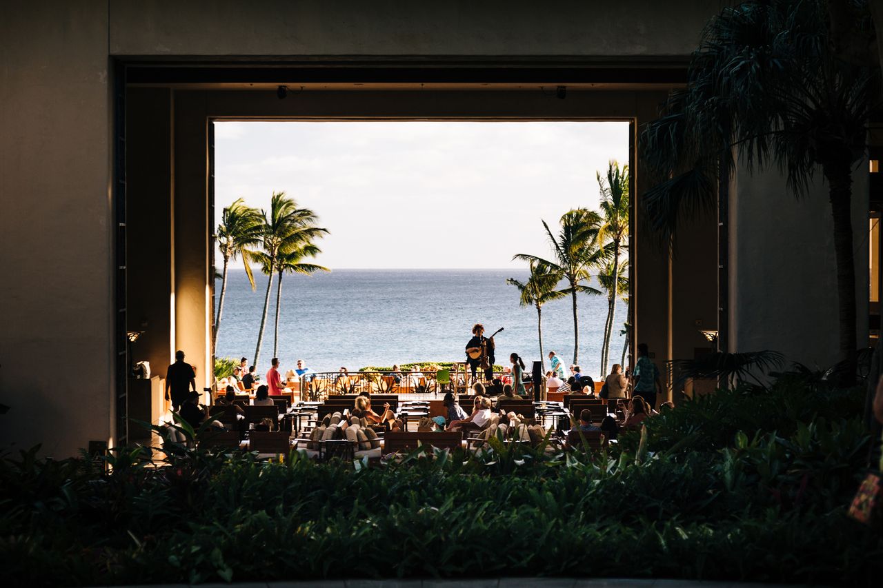 On the neighbouring island of Kauia, the Grand Hyatt makes the most of its ocean-front setting