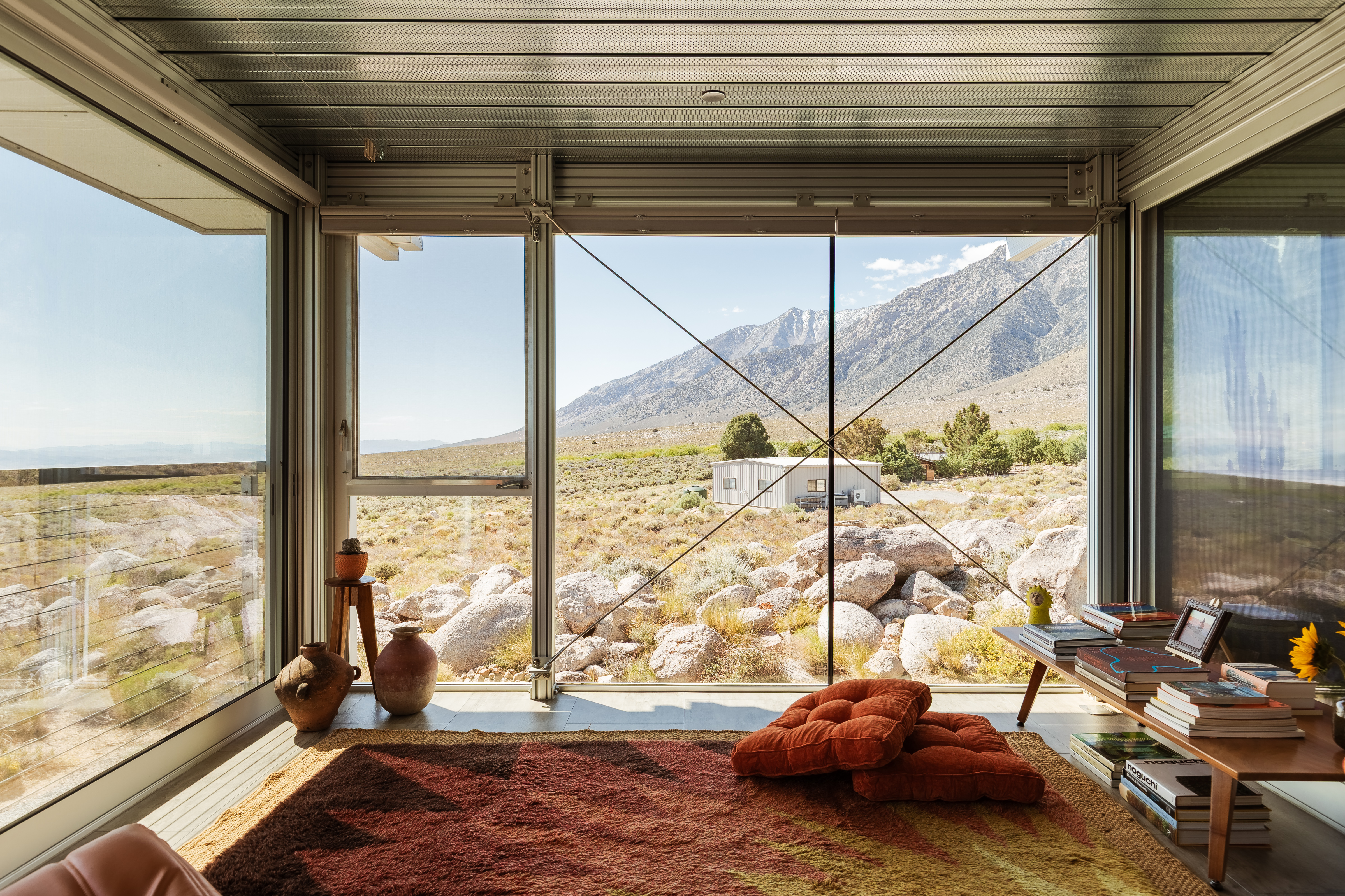 Linda Taalman house and its views of mountains in the american west