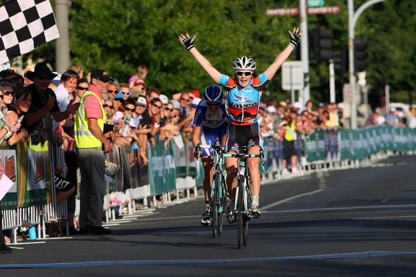Lauren Kitchen (Jayco-AIS) celebrates her victory ahead of Joanne Hogan (Jayco-VIS). Chloe Hosking (HTC-HighRoad) was third.