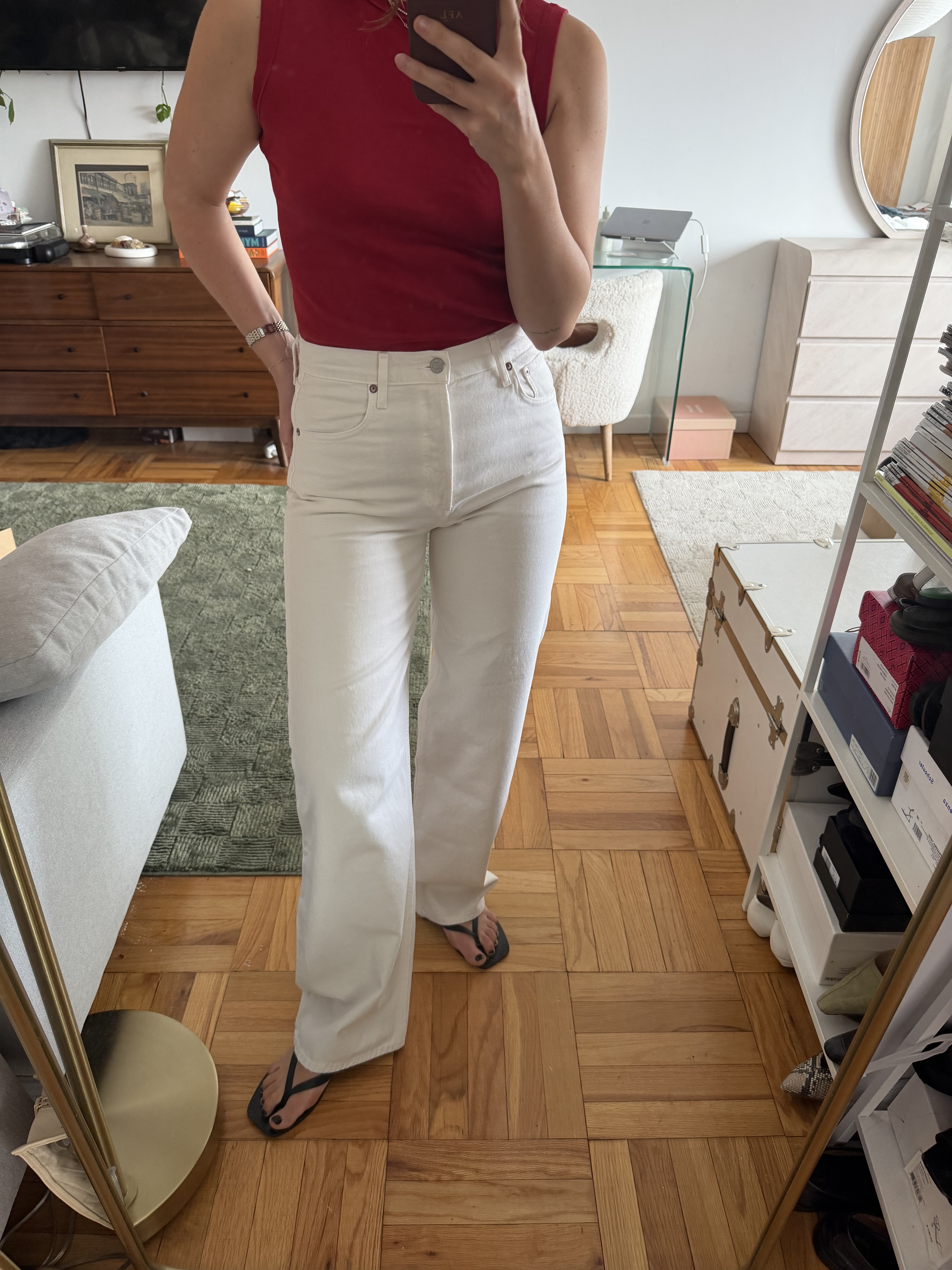 editor white jeans try-on