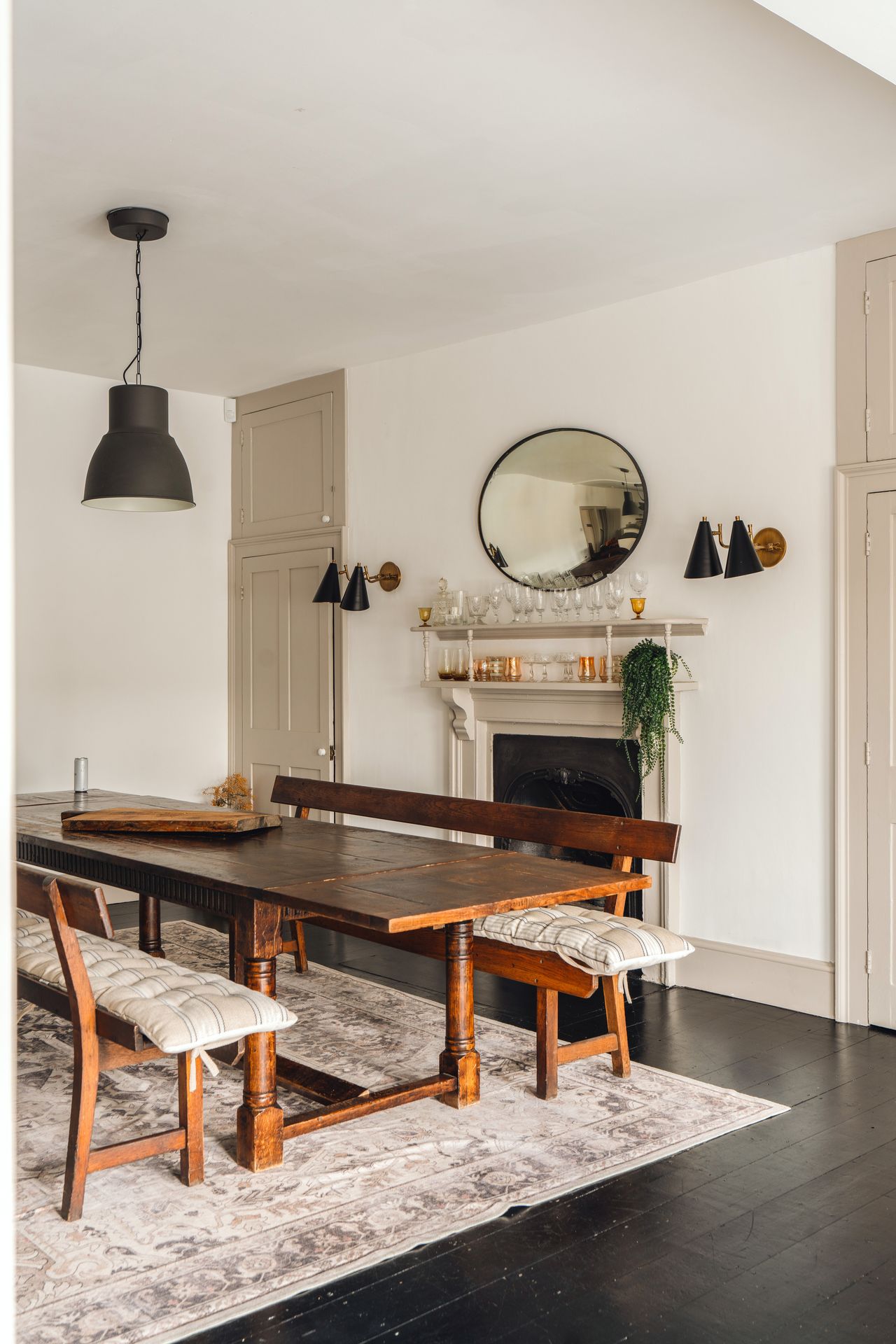 Photographs of the exterior and interior of 12 The Paragon in Bath