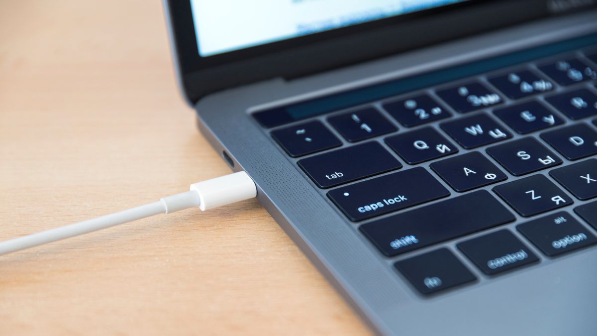 The Thunderbolt connection via USB-C