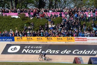 Niki Terpstra wins the 2014 Paris-Roubaix