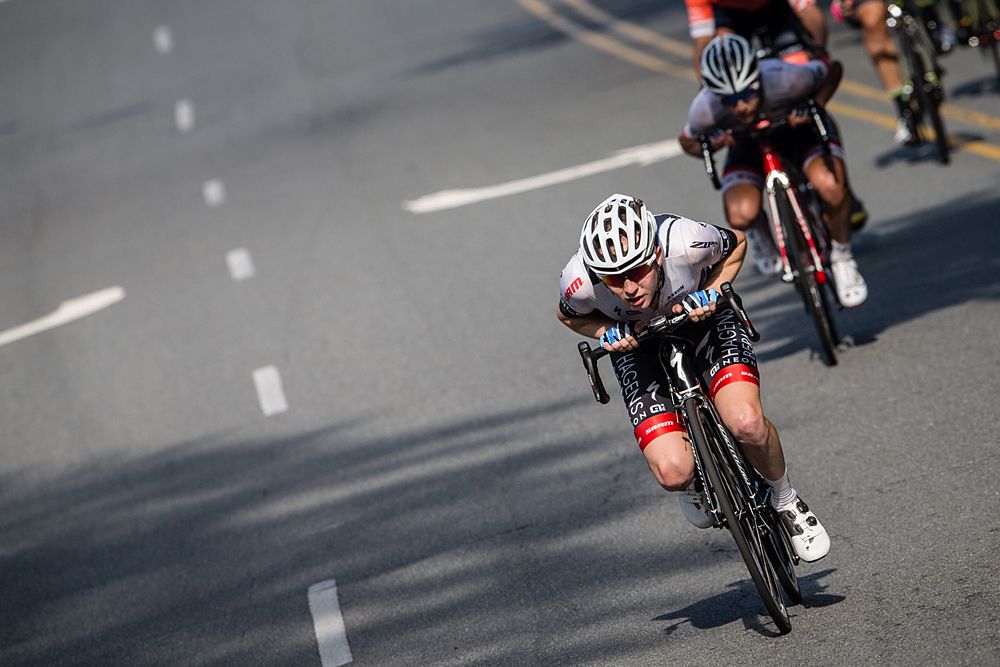 Logan Owen (Axeon) chases back