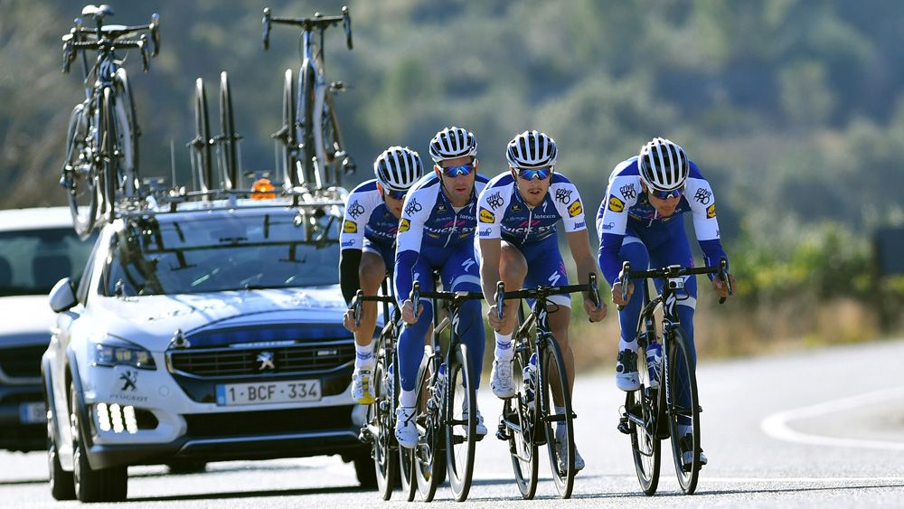 Fernando Gaviria leads out the sprint