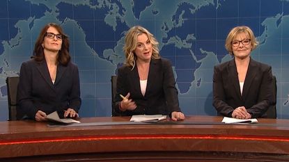 Tina Fey, Amy Poehler, and Jane Curtain anchor epic Weekend Update