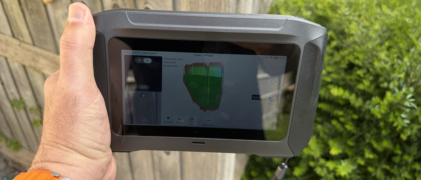 A creality sermoon p1 3D scanner
