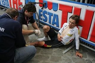 Linus Gerdemann crashed at 60 km/h and finished the race with a broken leg.