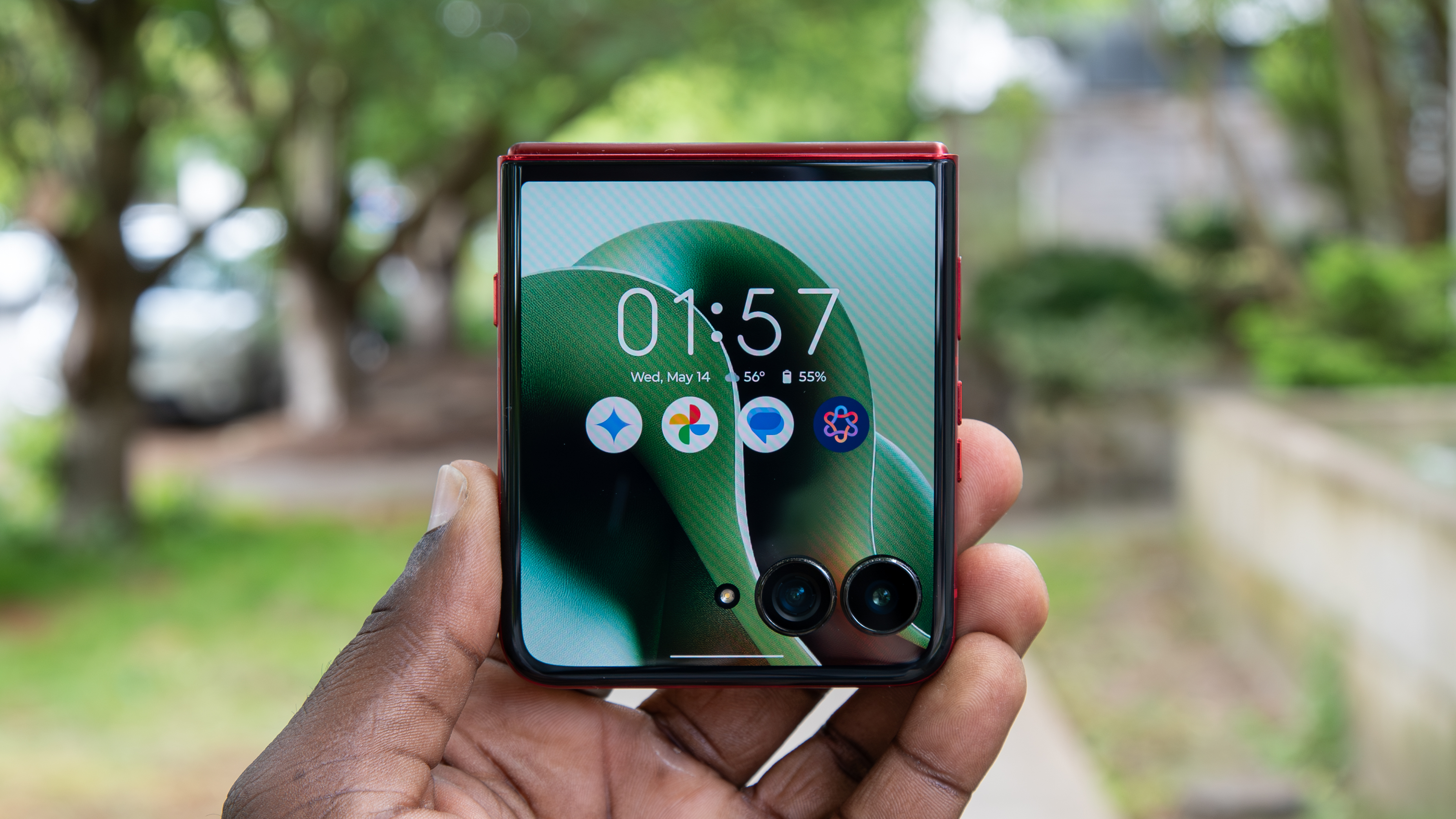 Holding the Razr Ultra 2025
