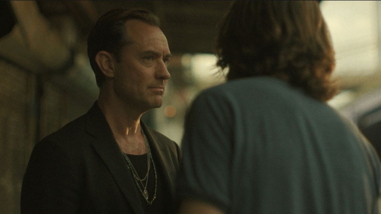 Jude Law and Jason Bateman look desperate in captivating new Netflix thriller trailer
