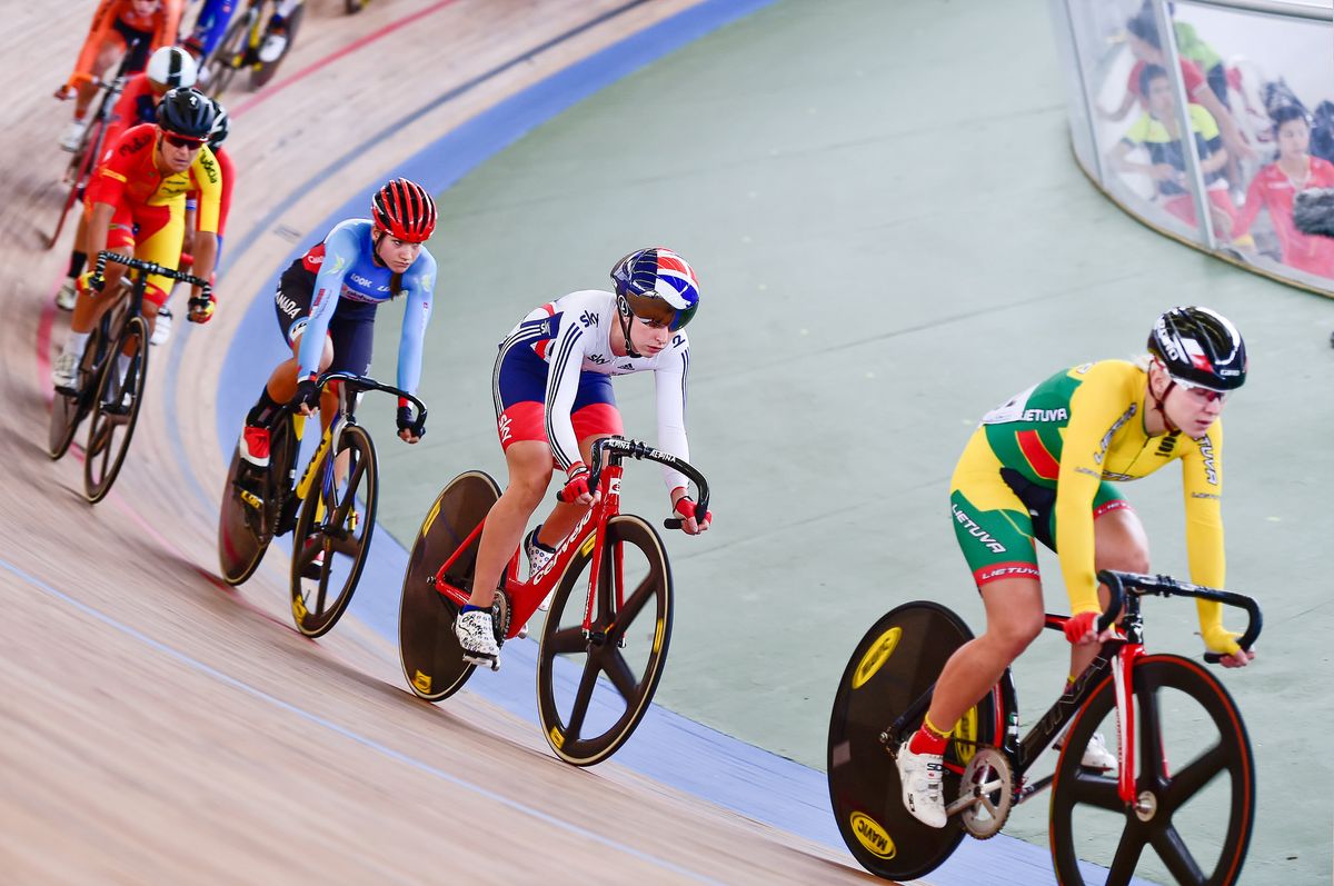 Laura Trott biding her time in the elimination race