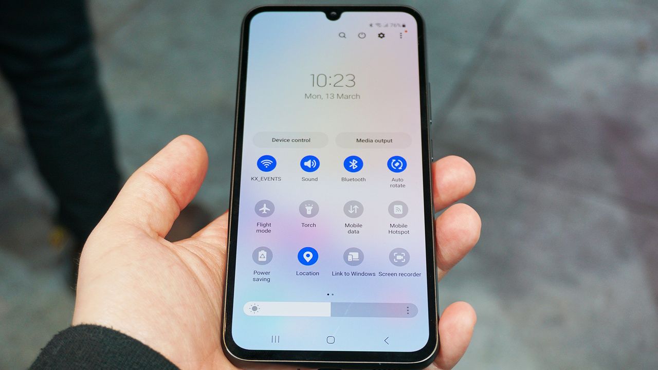 Samsung Galaxy A34 5G hands on Awesome Graphite Quick Settings