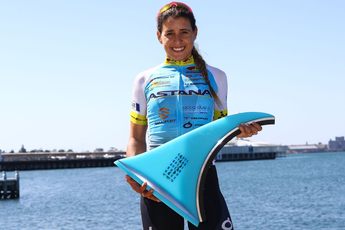 Arlenis Sierra poses with her trophy