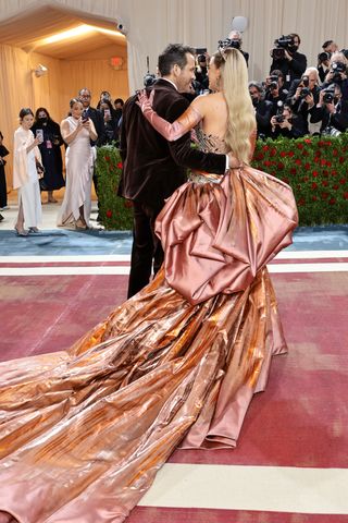 Blake Lively and Ryan Reynolds on the met red carpet