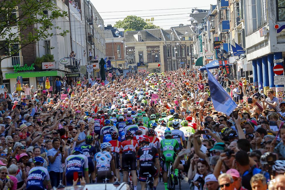 Big crowds for stage 3 of the Giro d'Italia