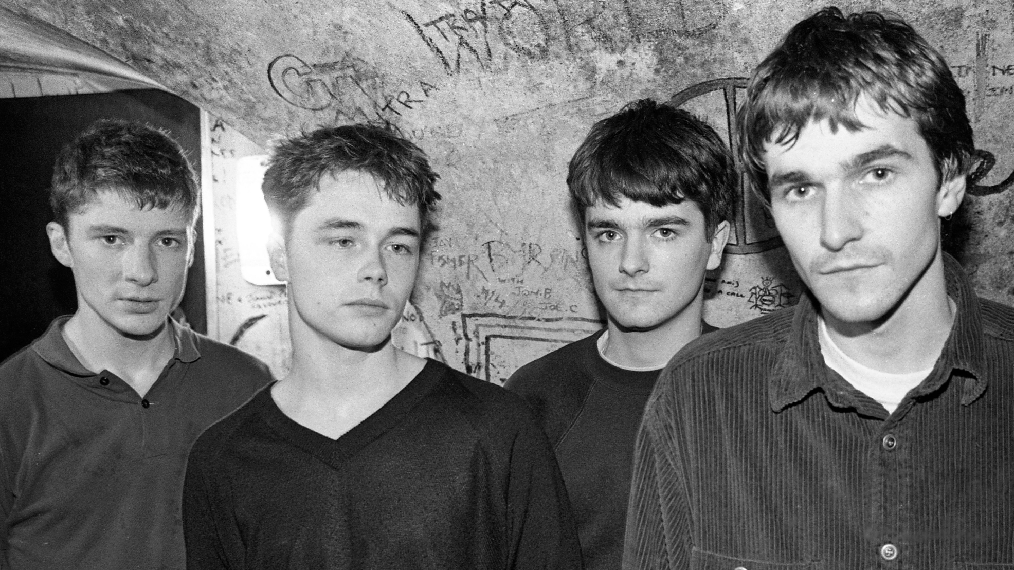 The Bluetones backstage at Moles Club, Bath, United Kingdom, 1994. L-R Eds Chesters, Adam Devlin, Scott Morriss and Mark Morriss