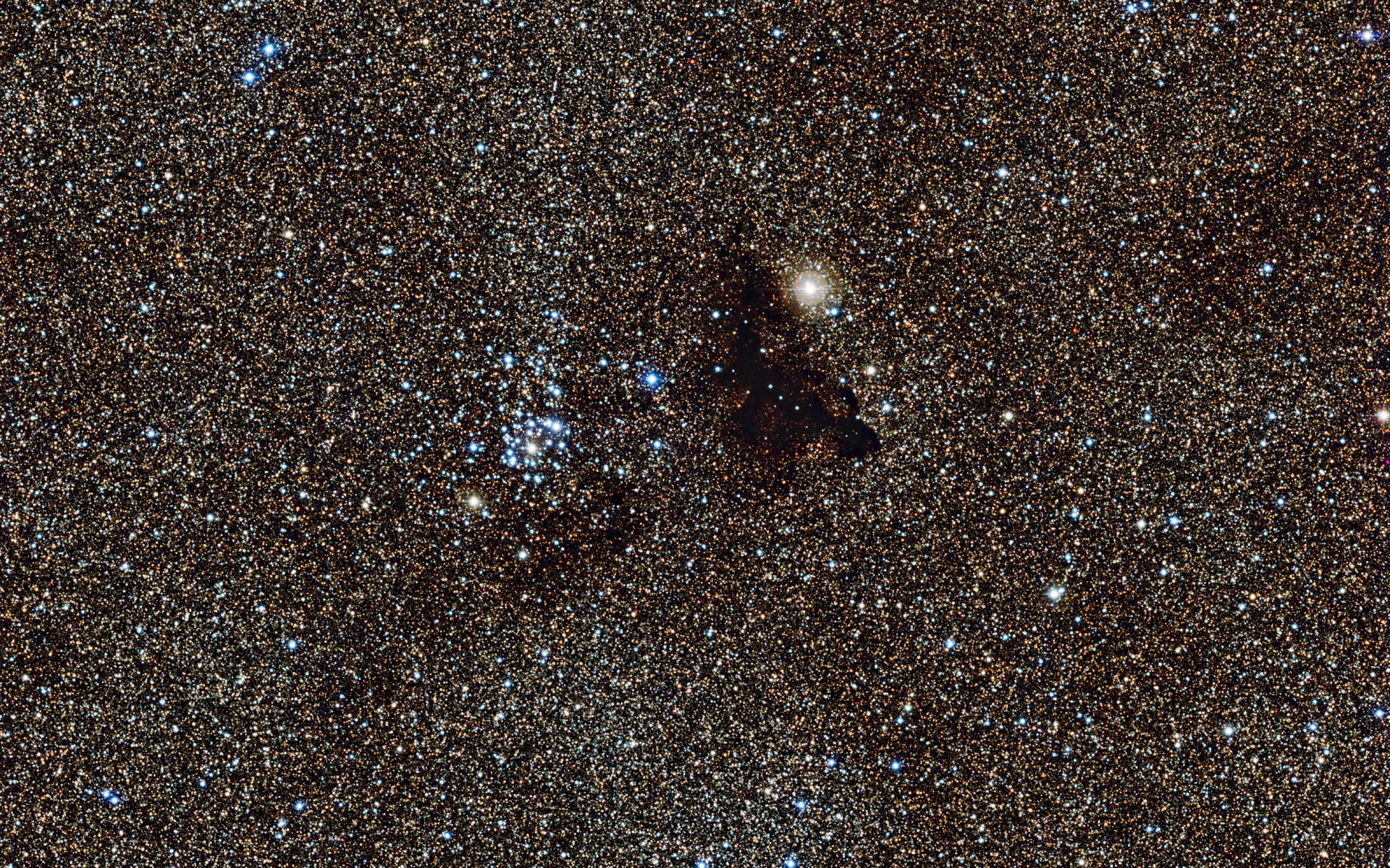 Star Cluster NGC 6520 and Dark Cloud Barnard 86 Space Wallpaper 1920