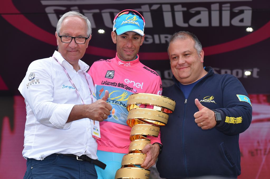 Giuseppe Martinelli, Vincenzo Nibali and Paolo Slongo on the podium together