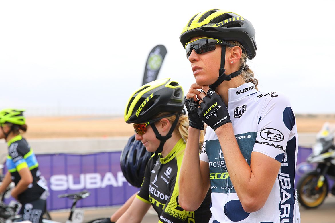 Lucy Kennedy (Mitchelton-Scott) adjusts here helmet