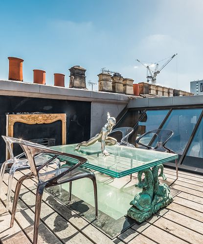 Cool London Airbnb for rent, terrace of a penthouse with views over Bloomsbury 