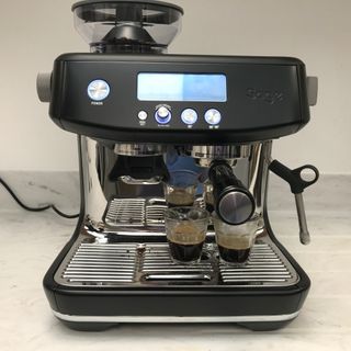Breville The Barista Pro making espresso