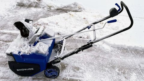 Snow Joe 24V-X2-SB22 22-in Push Battery Snow Blower