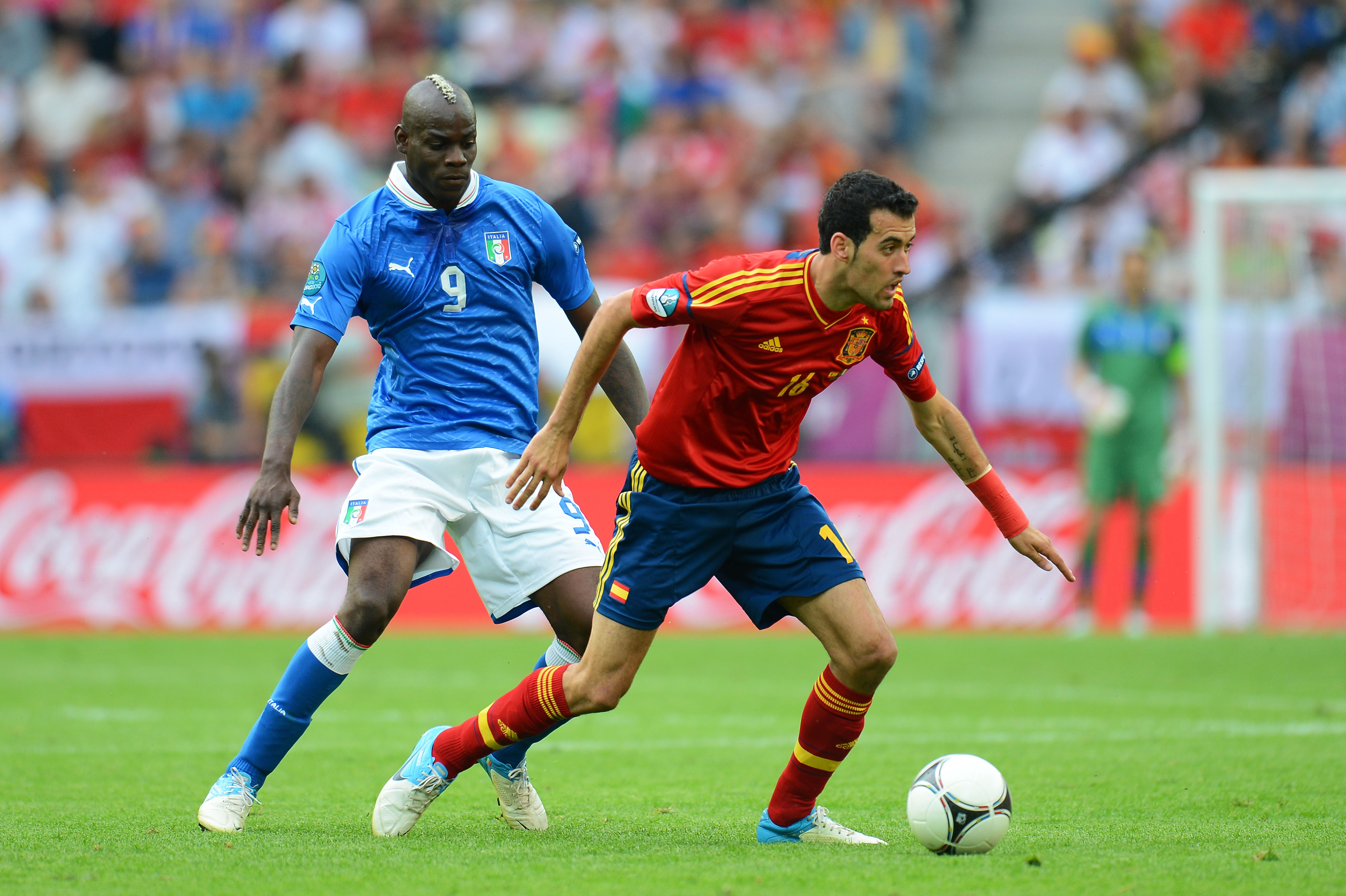 Sergio Busquets on the ball for Spain against Italy at Euro 2012.