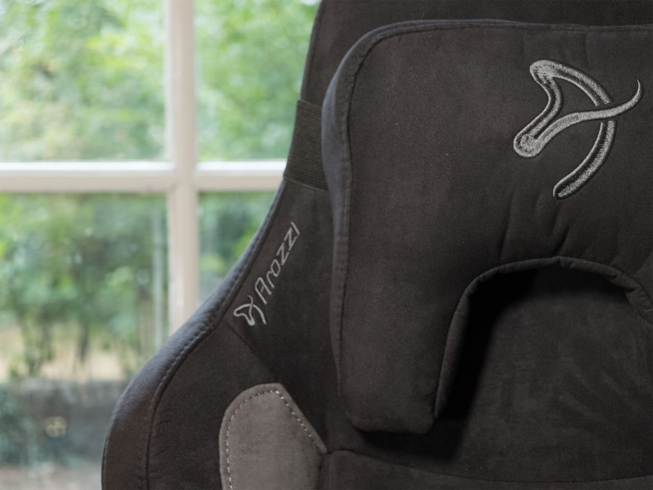 Closeup of the Arozzi Vernazza Supersoft gaming chair's neck pillow