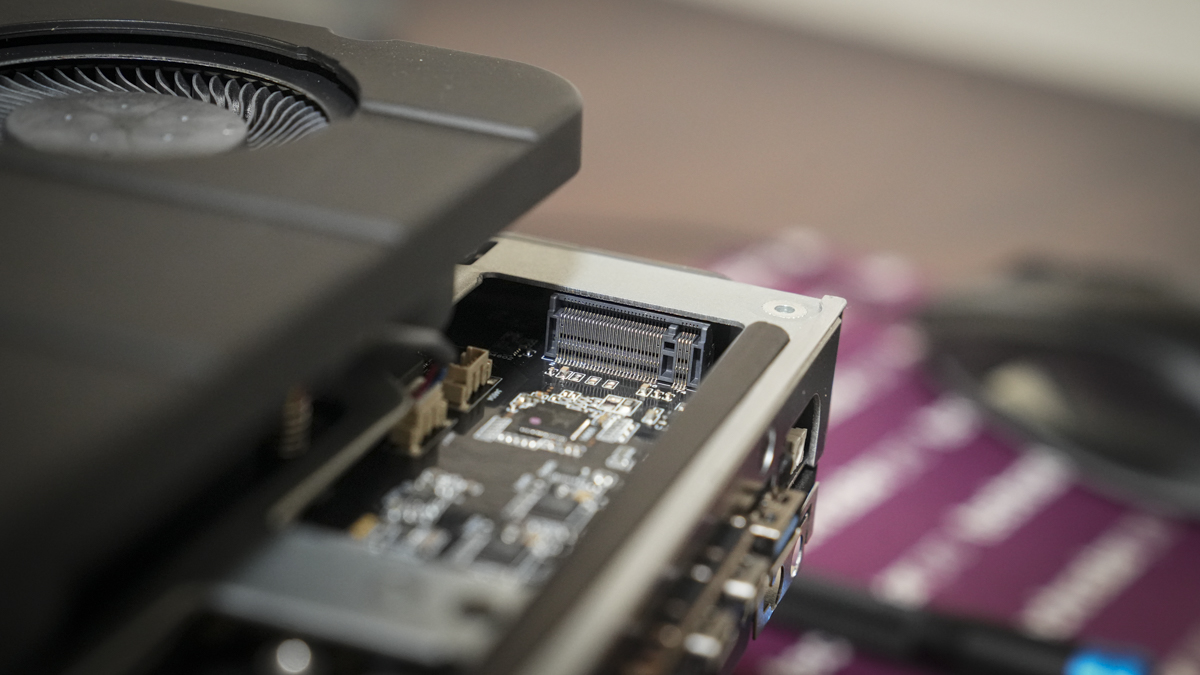 Minisforum MS-S1 Max