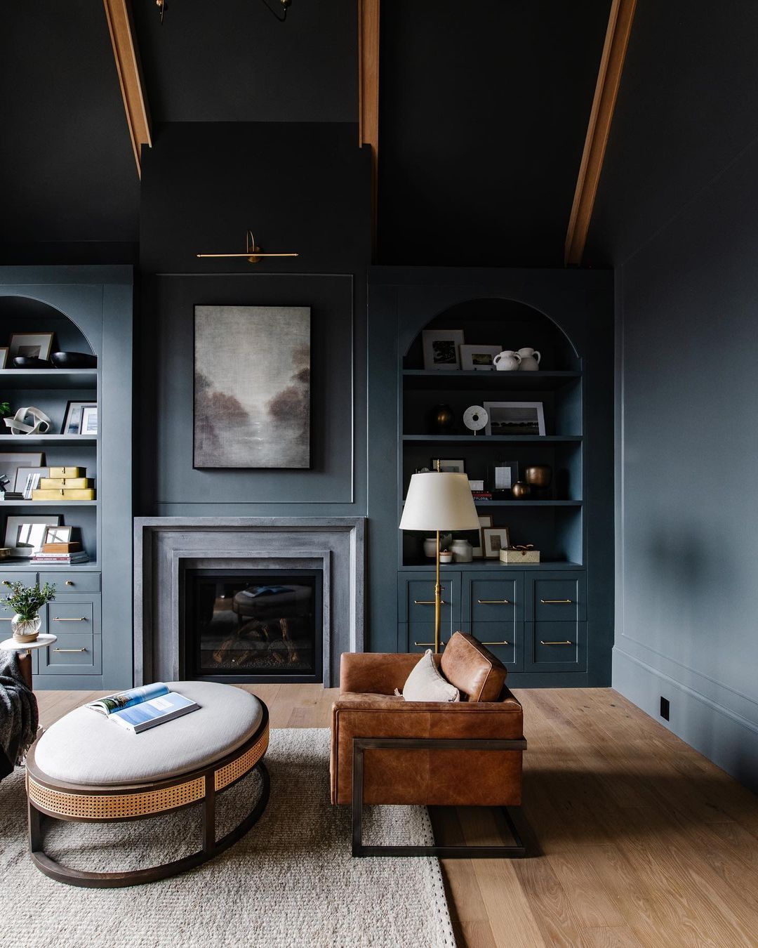 Which Colors Should I Use With Navy Living Room Walls? | Livingetc
