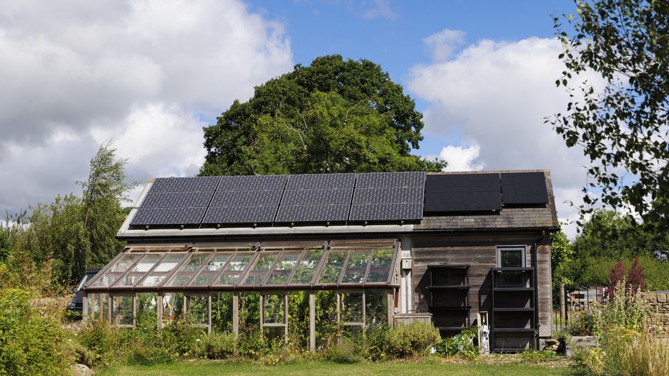 solar-thermal-vs-solar-pv-panels-which-is-the-best-option-homebuilding