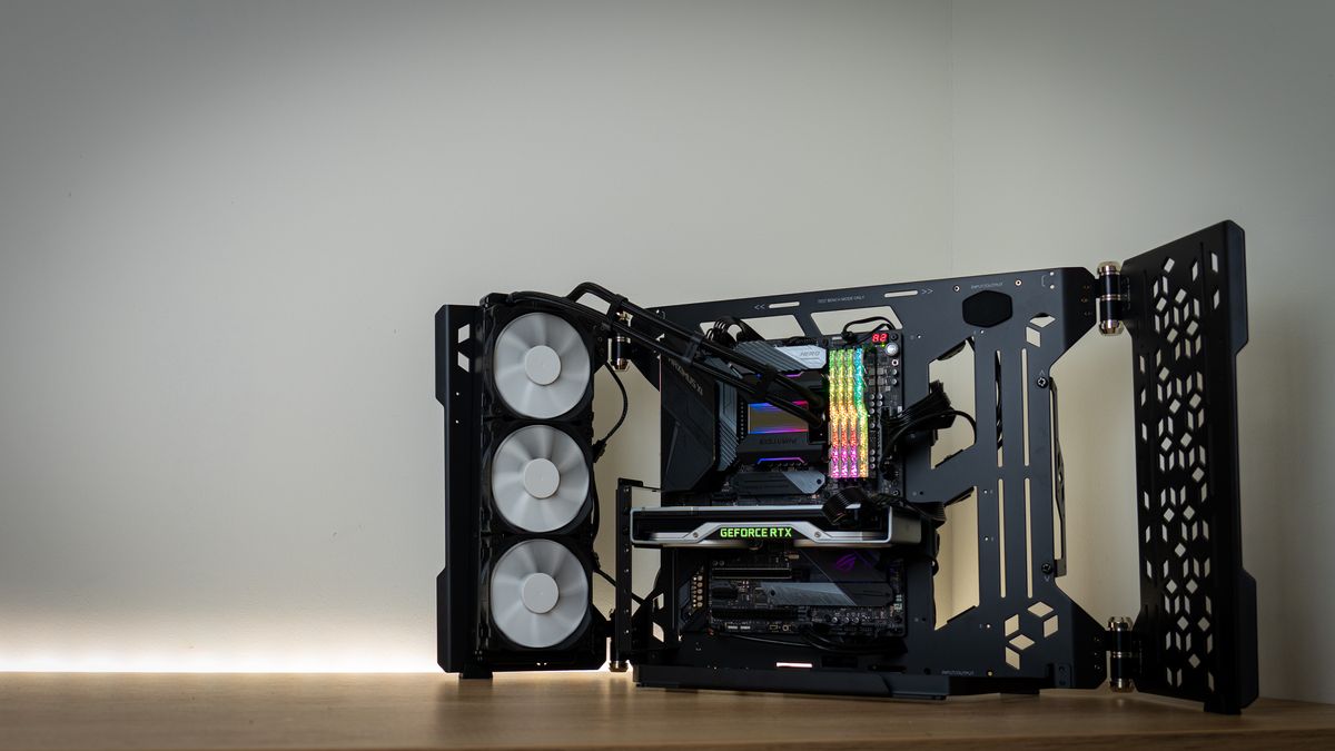 Cooler Master MasterFrame 700