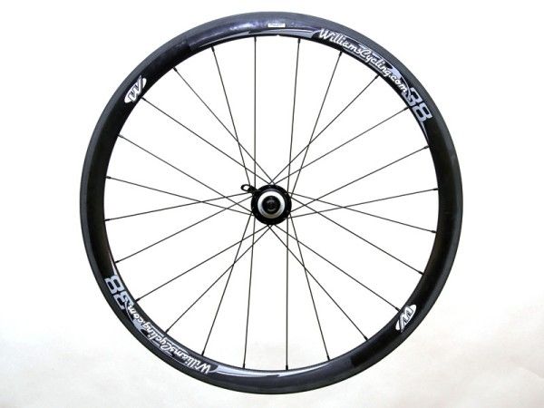 &hellip;while the rear uses a two-cross pattern on both sides.