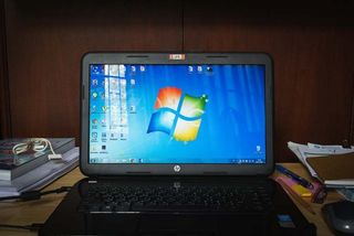 windows 7 running on an old hp laptop