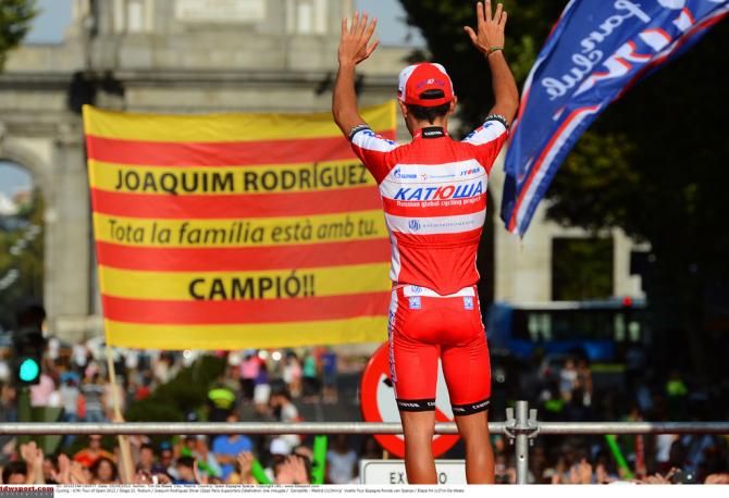 Joaquim Rodr&iacute;guez thanks his fan clubs after the 2012 Vuelta a Espa&ntilde;a